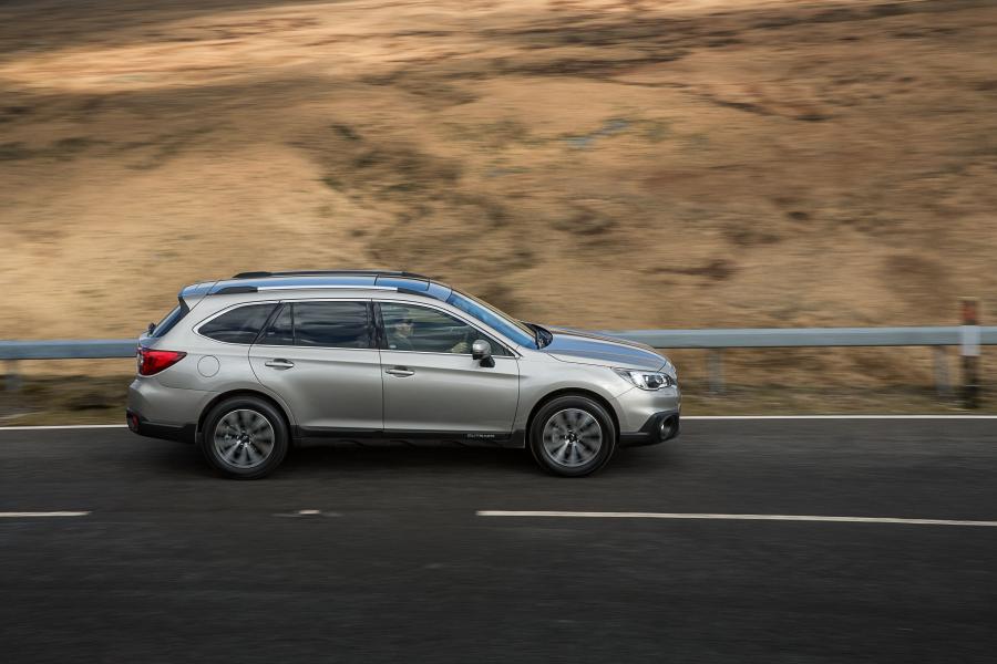  Subaru Outback 2.0D 2015 года  (UK) (фото 19 из 32)